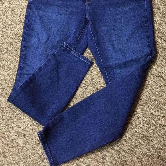 Universal Thread Women's Stretch Jeans Size 6/28S - Picture 10 of 13